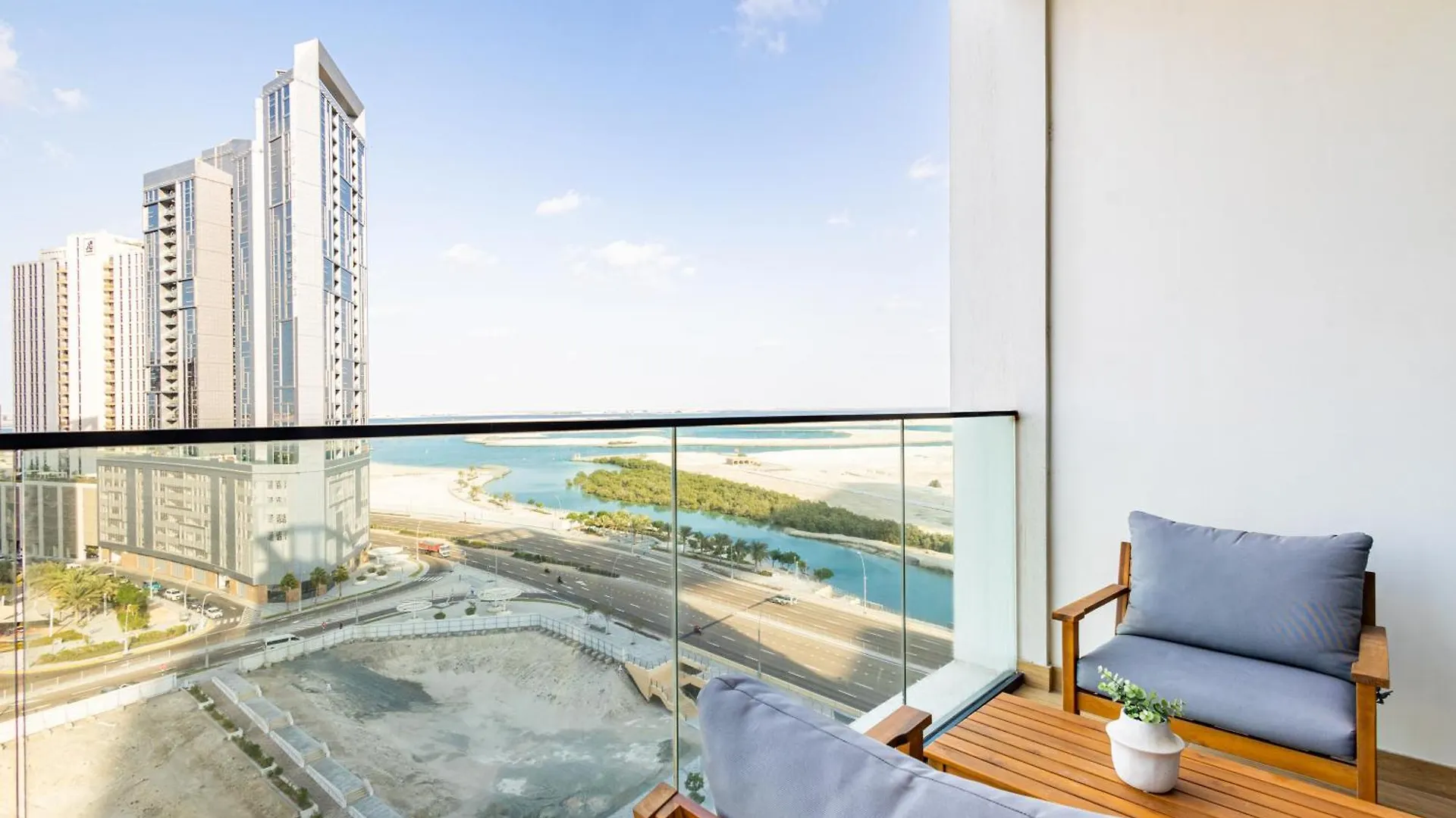 Apartamento Luxurious 2 Bdr - Reem Nine - Full Mangroves & Sea Views - Beach - Table Pool - Sauna - Cinema - Big Gym - Calisthenics Studio Abu Dabi