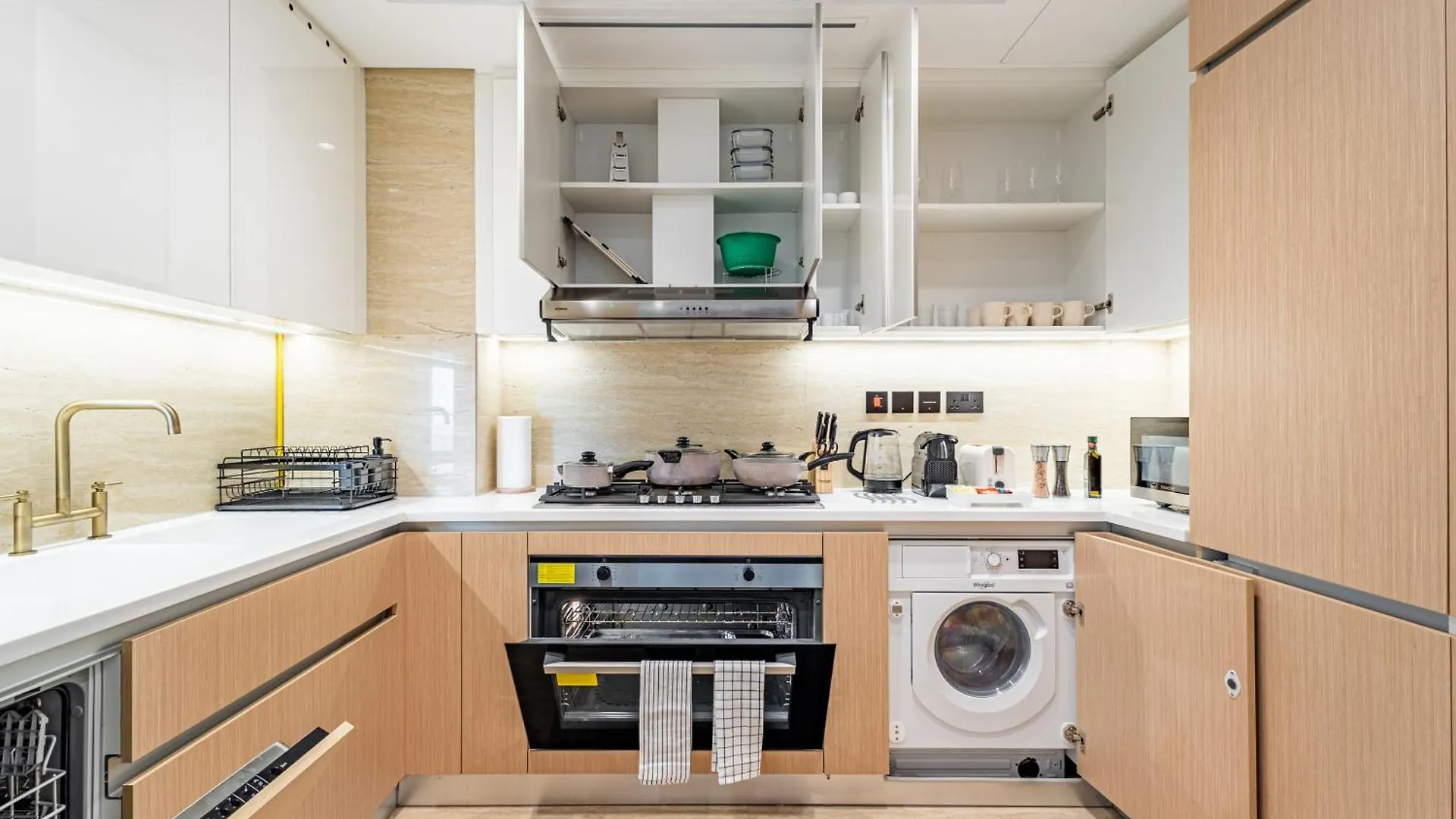 Apartamento Luxurious 2 Bdr - Reem Nine - Full Mangroves & Sea Views - Beach - Table Pool - Sauna - Cinema - Big Gym - Calisthenics Studio Abu Dabi Emiratos Árabes Unidos